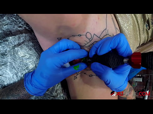 ❤️ Sully Savage mai tsananin jarfa ta yi tattoo a kan kwarin ta ️❌ a mu %ha.https-tubsexer.ru ☑